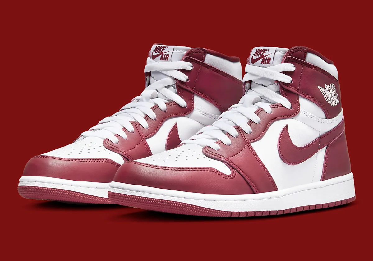 Official Images Of The Air Jordan 1 Retro High OG “Team Red”